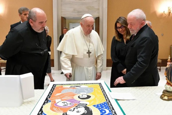 Presidente do Brasil se reúne com o Papa Francisco no Vaticano